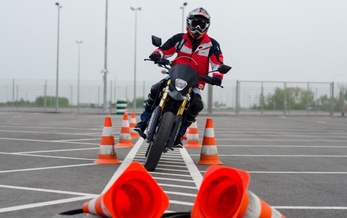 Контраварийное вождение на мотоцикле, подготовка водителей